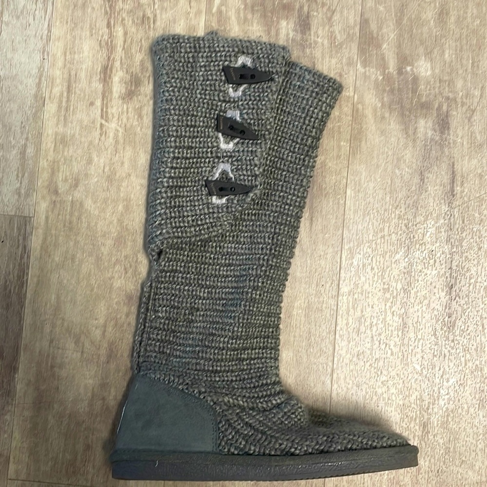 Bearpaw knit boots